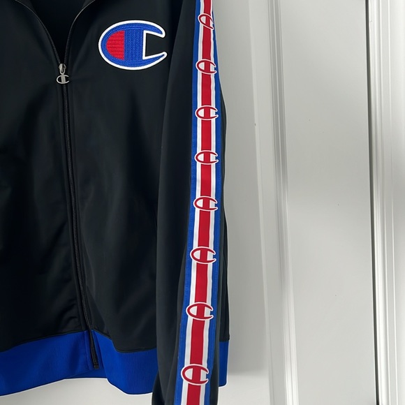 Champion zip up jacket - Picture 3 of 7